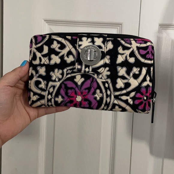 Vera Bradley Crossbody Set - Picture 8 of 10